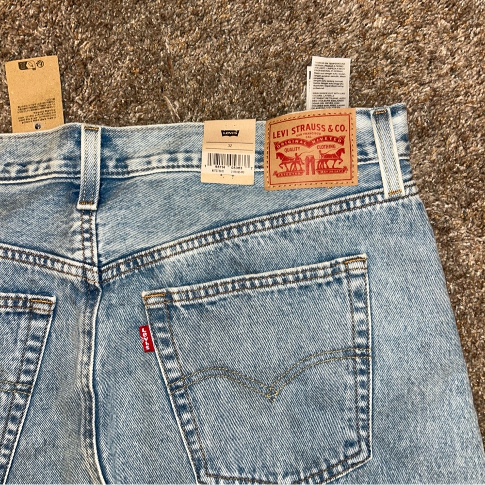 Levi Strauss woman’s long maxi denim skirt Light Wash NWT Sz 32 - Picture 7 of 7
